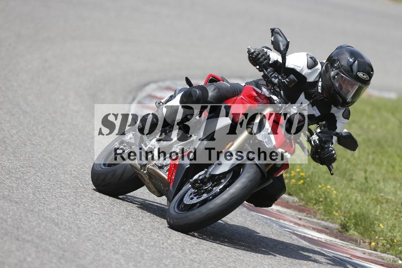 /27 12.06.2025 Ducati Schweiz Trackday Warmup  ADR/blau-bleu/ohne